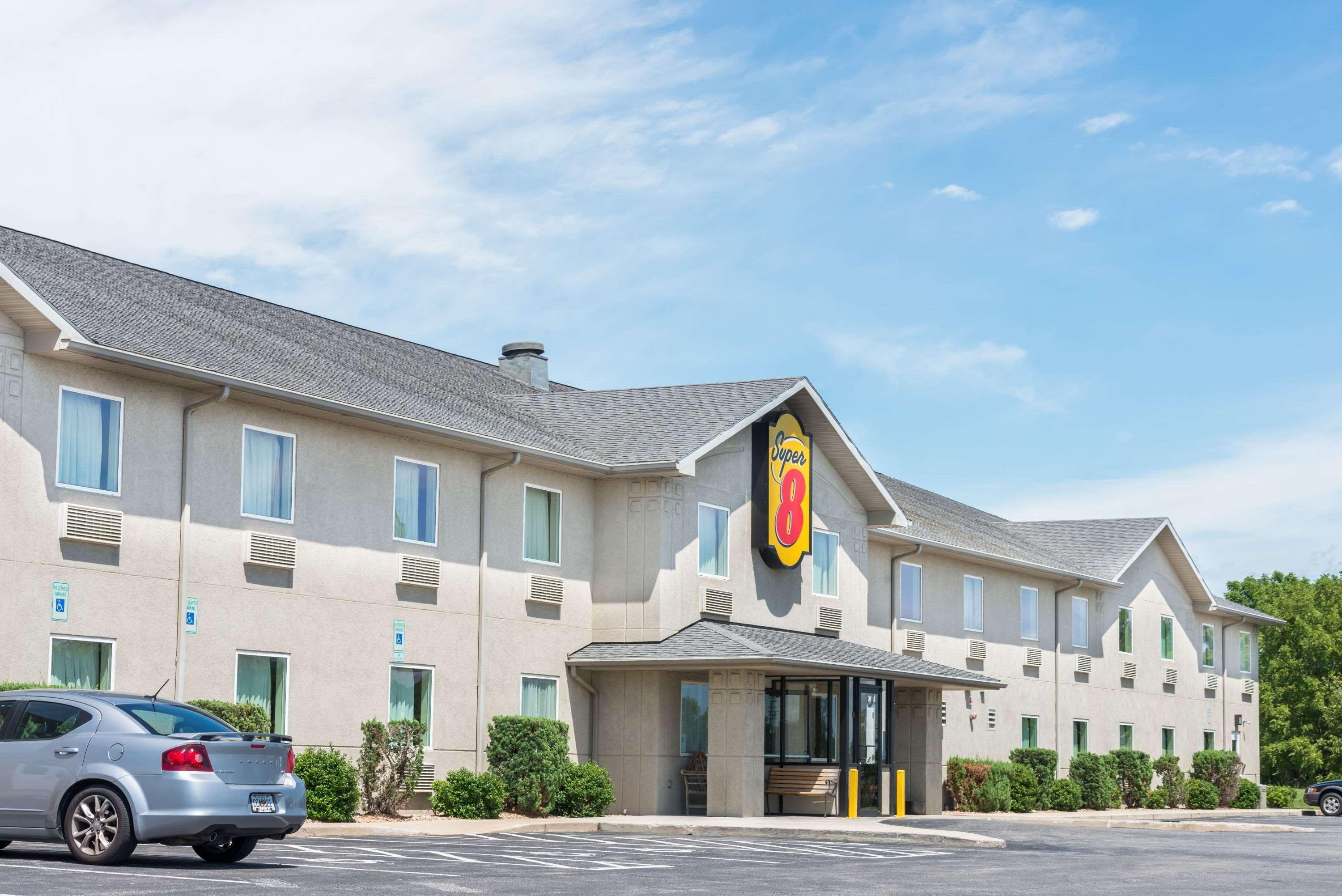 Super 8 By Wyndham Hagerstown/Halfway Area Hotel Exterior photo