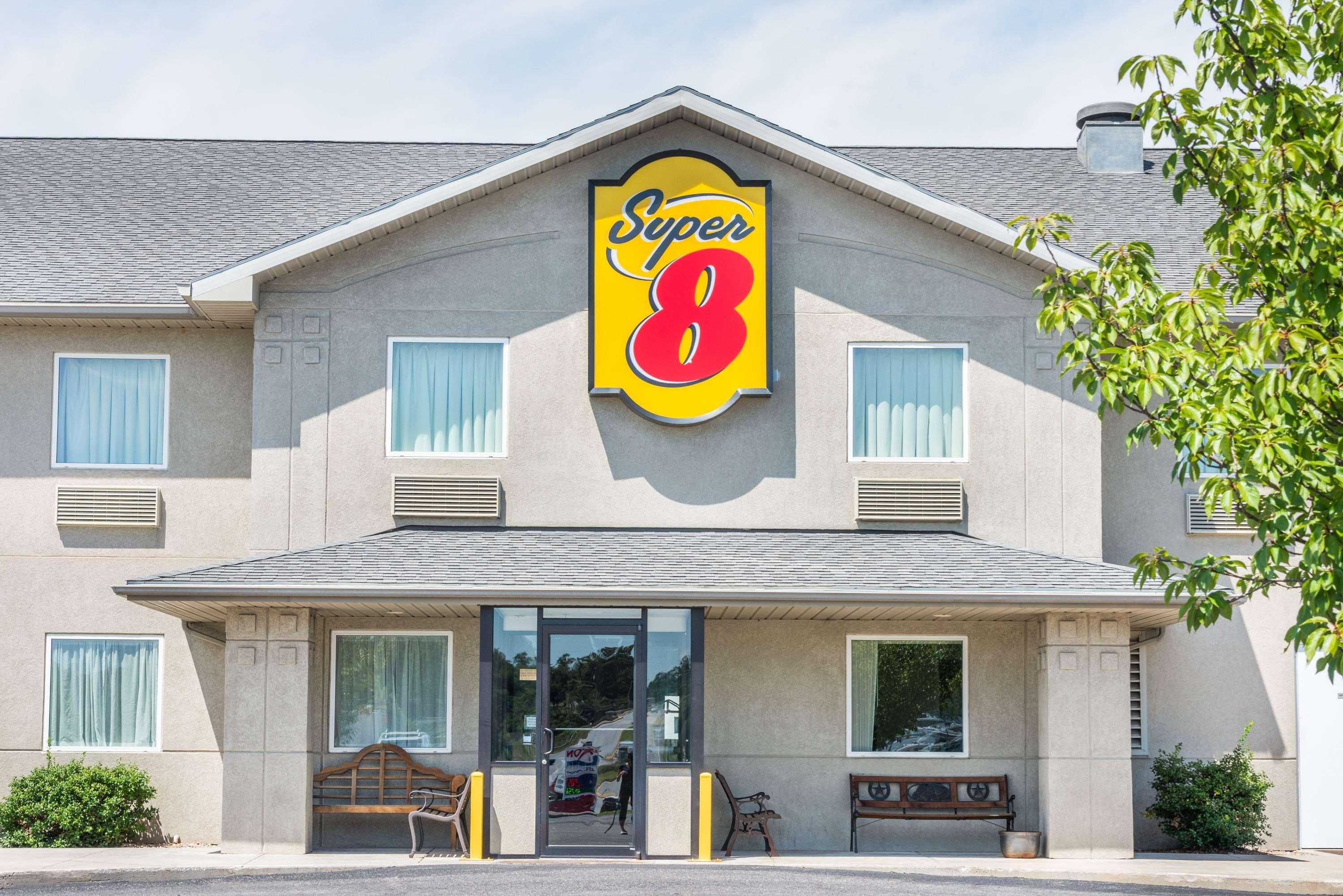 Super 8 By Wyndham Hagerstown/Halfway Area Hotel Exterior photo